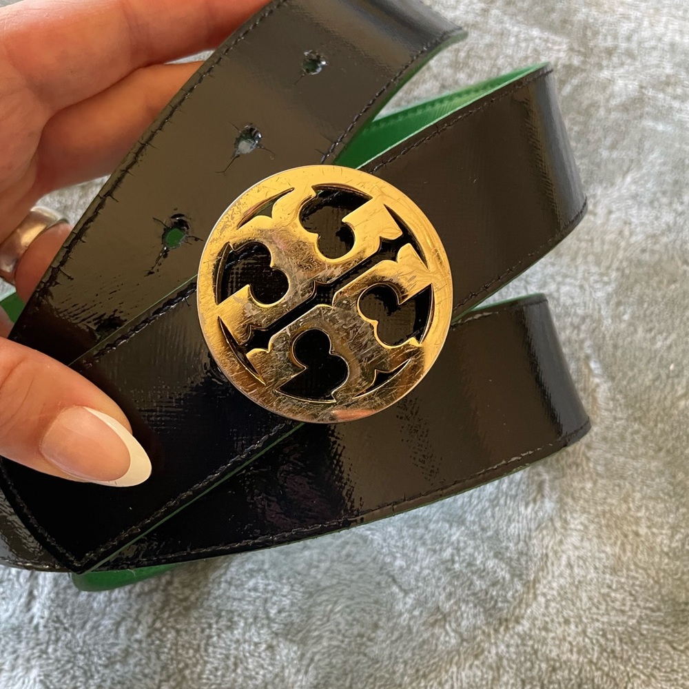 Tory Burch reversible Navy and Green leather Belt with Gold Emblem (Medium)